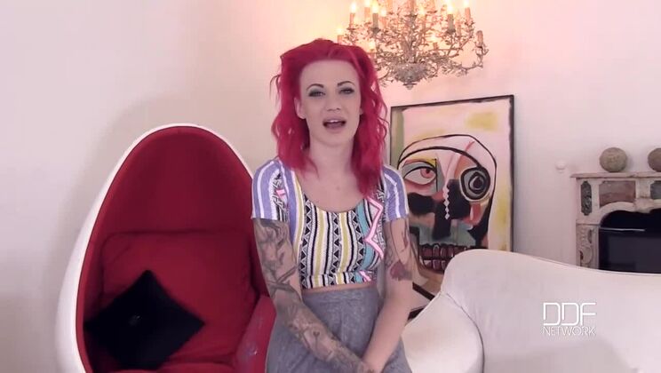 British Babe Becky Holt Tattoo & Piercing