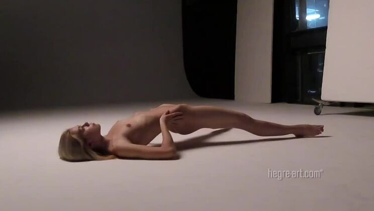 Margot's Blonde Bombshell Photos