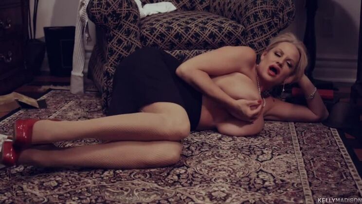 Solo Kelly Madison - MILF
