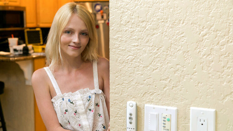 [DetentionGirls] - Fair Skin, Shaved Pussy, Blowjob Fun - Kate Bloom