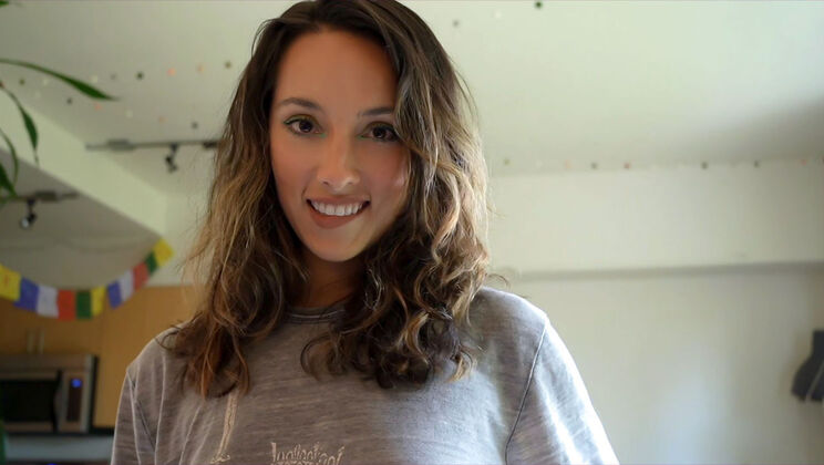 Mature Tabby fucks on the floor with No Name