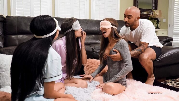 Oliver Davis Fucks Marykate Moss