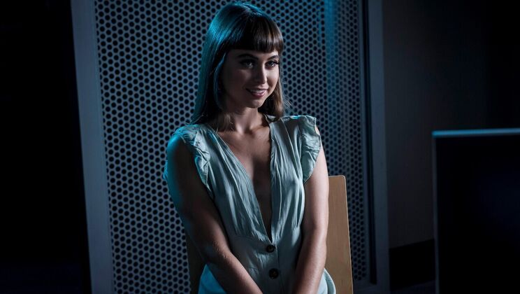 Riley Reid Gets Her Ass Fingering