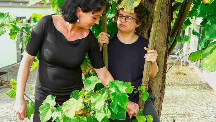 [Grandmams] - Stalker's Blowjob Dream Come True - Jambie King - Rita Black