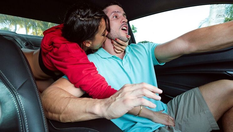 [MonsterCurves] - Amateur Latina Gets Fucked in Standing Position - Luna Star - Duncan Saint