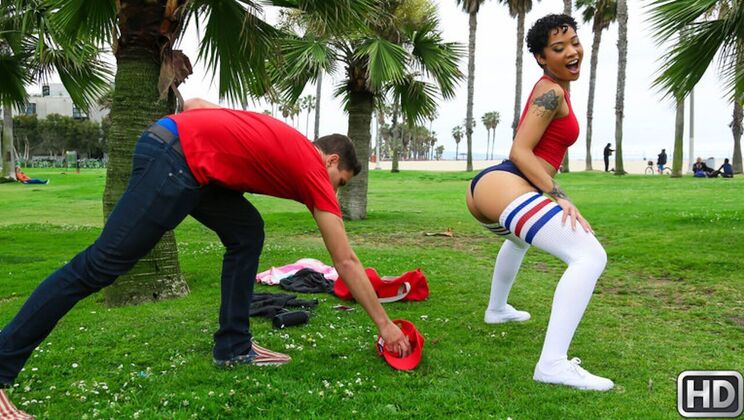 Asian Twerker's Deepthroat Session