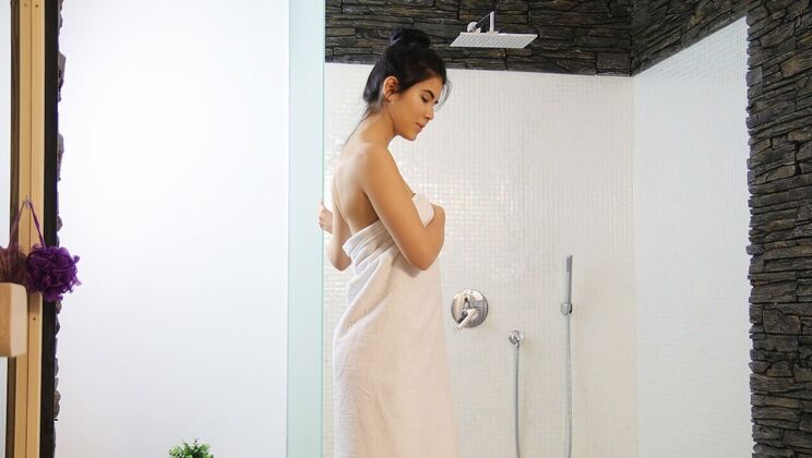 Big Cock Shower Action for Sweethearts