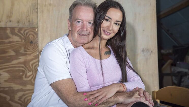 Sleeping Beauty's Close Up Blowjob