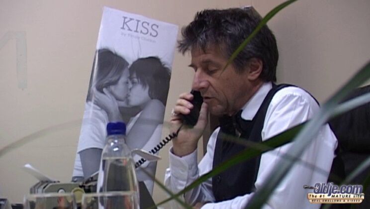 [Oldje] - Cum Swallowing in a Desperate Situation - Andre - Jenny Baby