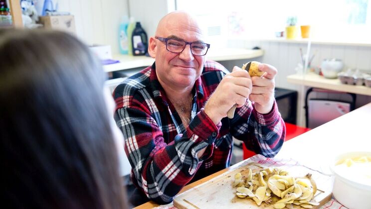 Brunette Teen's Blowjob and Handjob Skills