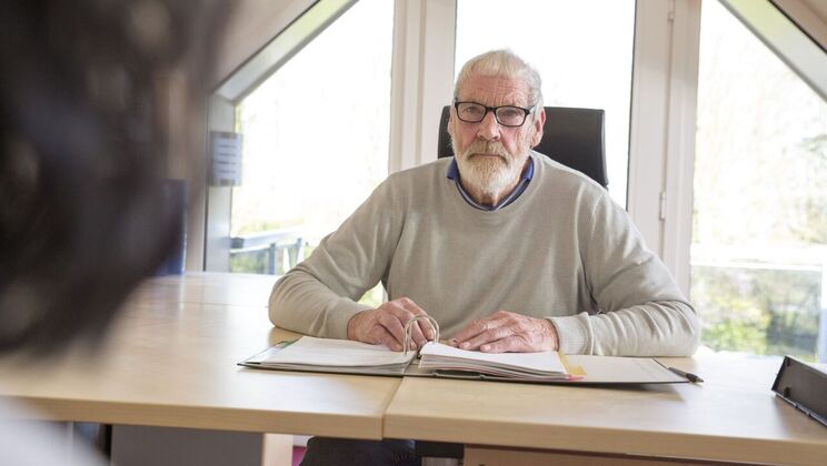 [Oldje] - Young Girl Learns to Please - Mia Navarro - Peter