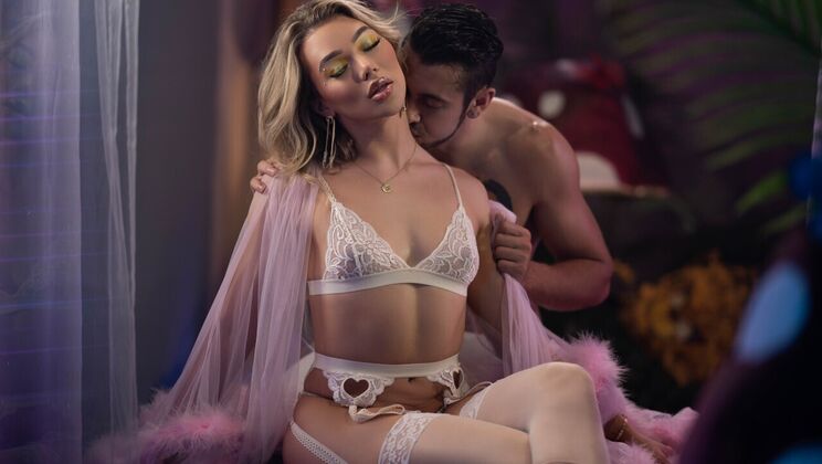 69 with Tattooed Blonde Nymph