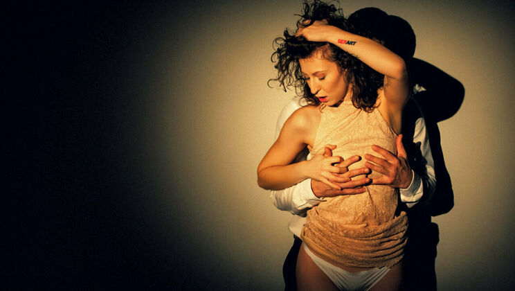 Maxmilian Dior Loves Emylia Argan