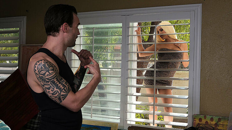 Blonde Fitness Star Luna Star Gets Fucked Hard