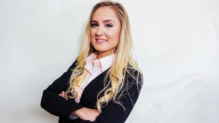 [PropertySex] - Blonde Avalon Heart's Sexy Blowjob and Facial - Avalon Heart