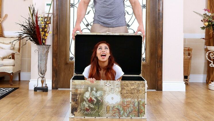 Natural Tits Latina in Doggystyle Fuck