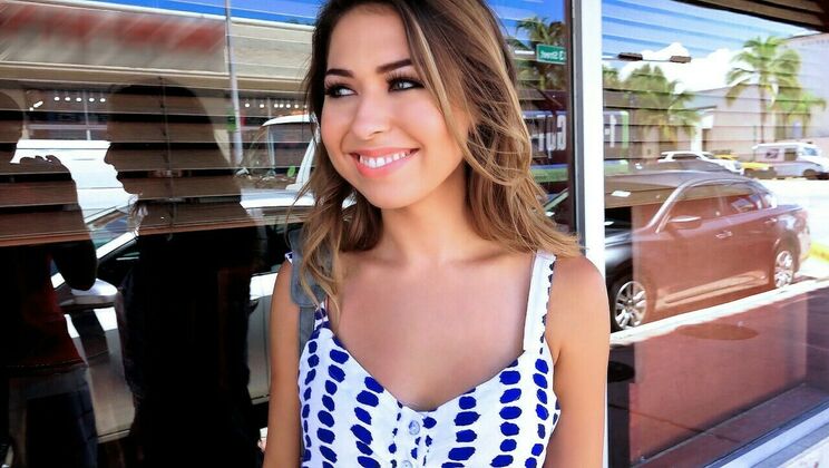 A Stranger's Pleasure - Melissa Moore