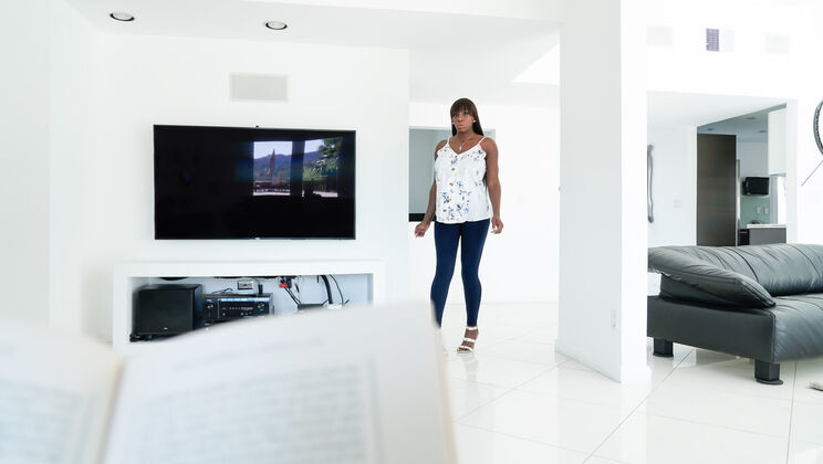 Stepmom's Tempting Tongue