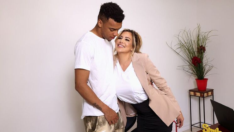 [FantasyMassage] - In-Law Gets Deepthroat from Blonde Wife - Caitlin Bell - Lawson Jones