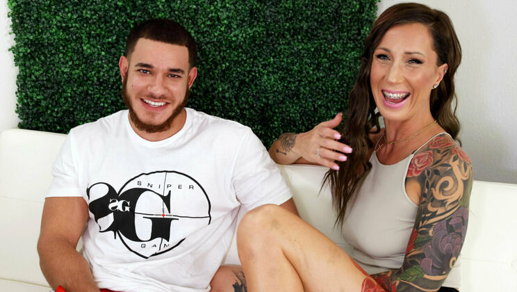 Latina Milf Tera Bronx Rides Danny Sosa in Steamy Interview Fuck