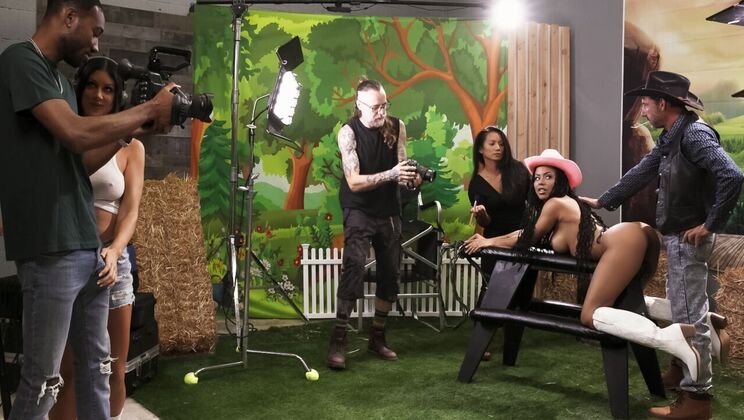 [WorkMeHarder] - Black Chick Gets Fucked by Big Cock in POV - Kira Noir - Queenie Sateen - Hollywood Cash