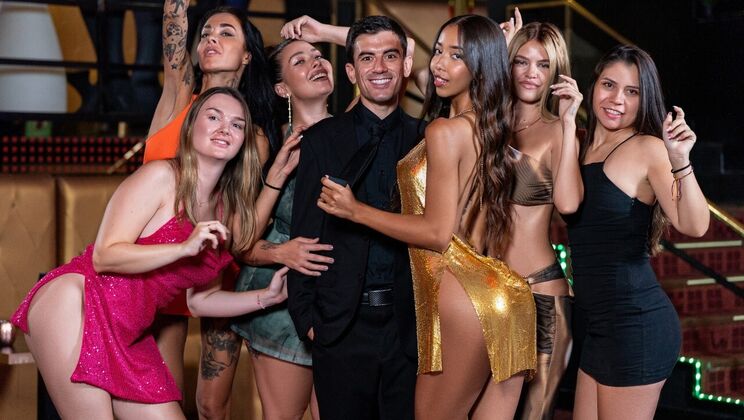 Interracial Threesome With Big Cock And Bubble Butts